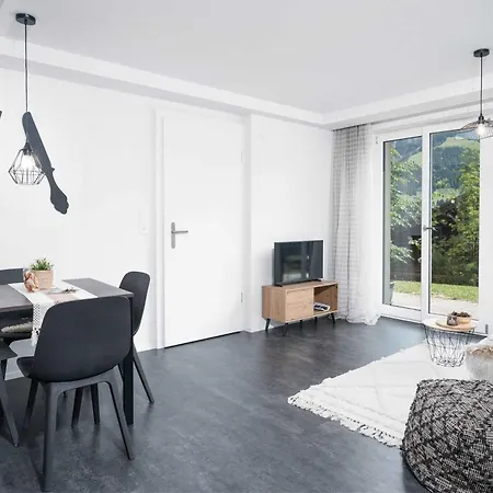Cozy Parking & Mountain Views Daire